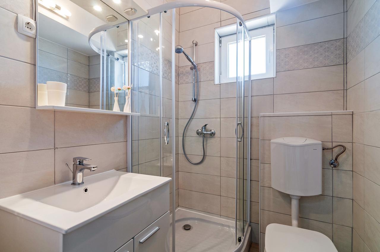 Apartment Tony With Private Pool Sukošan 외부 사진