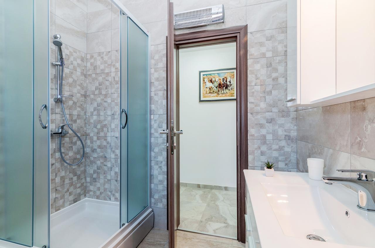 Apartment Tony With Private Pool Sukošan 외부 사진